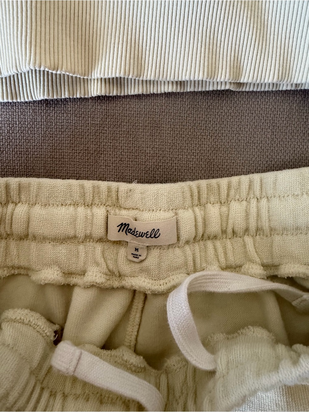 Madewell Pale Yellow Lounge Sweatshorts with Drawstring - Picture 2 of 3